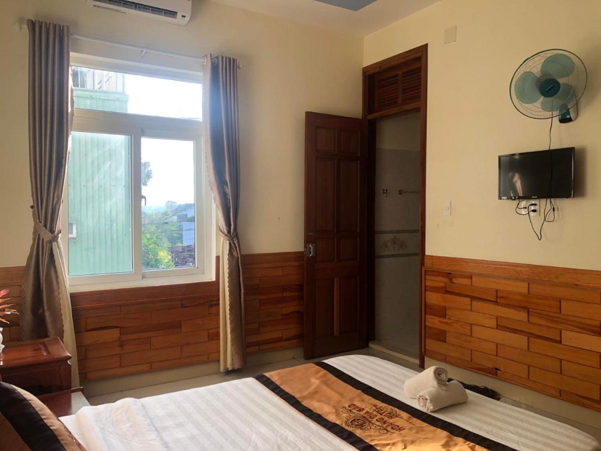 Hoang Gia Bao Hotel コントゥム エクステリア 写真