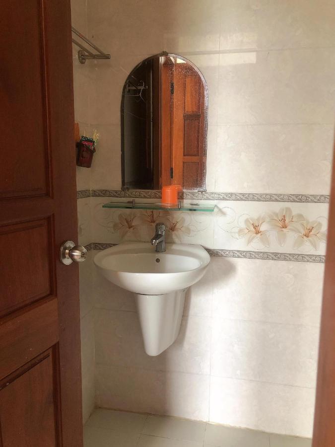 Hoang Gia Bao Hotel コントゥム エクステリア 写真