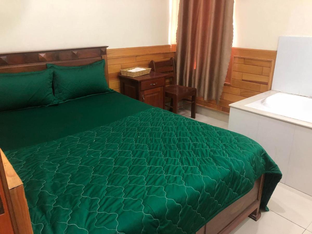 Hoang Gia Bao Hotel コントゥム エクステリア 写真